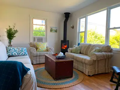OLD TOWN LUNENBURG 2BD HOUSE FOR RENT JULY 1000/WK, View more