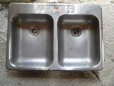 plusieurs lavabo et robinet antique a différent prix, View more