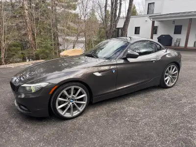 Superbe Bmw Z4 SDrive 35i 2011 Automatique, option manuel shift mode, Sport Package 3.0L Propulsion...