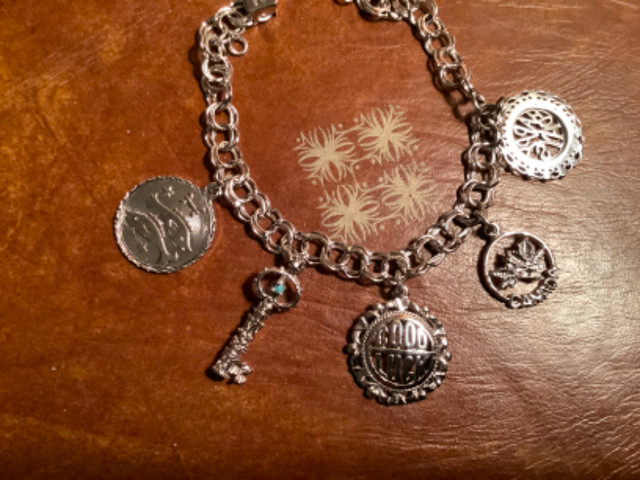 Gorgeous Antique/Vintage Sterling Silver Charm Bracelet  in Jewellery & Watches in Belleville - Image 4