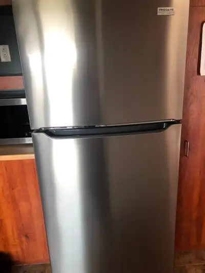 Réfrigérateur Frigidaire (Modèle FGHT2055VF), View more