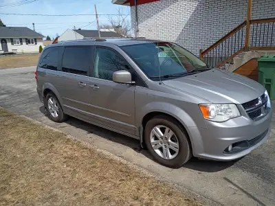 12,000$ - 145,000km - Pneus été neuf sur Mags, hiver sur roues, dernier hiver - Bancs + volant chauf...