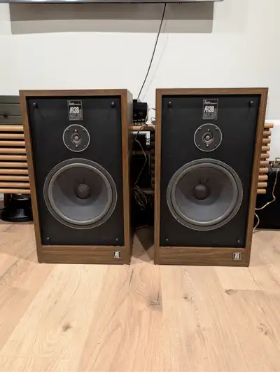 Teledyne Acoustic Research AR38S Speakers, View more