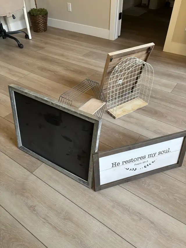 FREE wooden pictures and shelves in Home Décor & Accents in Strathcona County - Image 3