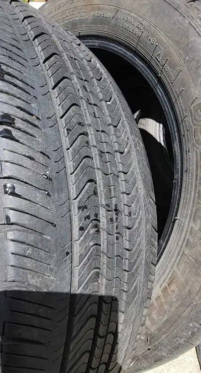 4 michelin primacy very good summer tires, 215-55-17 pickup at ville st. Laurent H4L 4C4