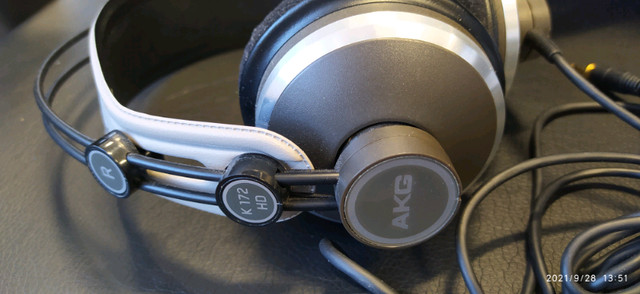 AKG K172HD High Definition Headphones in Headphones in Mississauga / Peel Region - Image 3