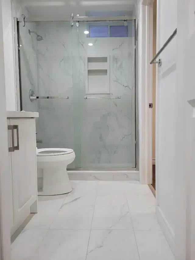 Beautiful Walkout Basement Apartment For Rent In Keswick in Long Term Rentals in Markham / York Region - Image 8
