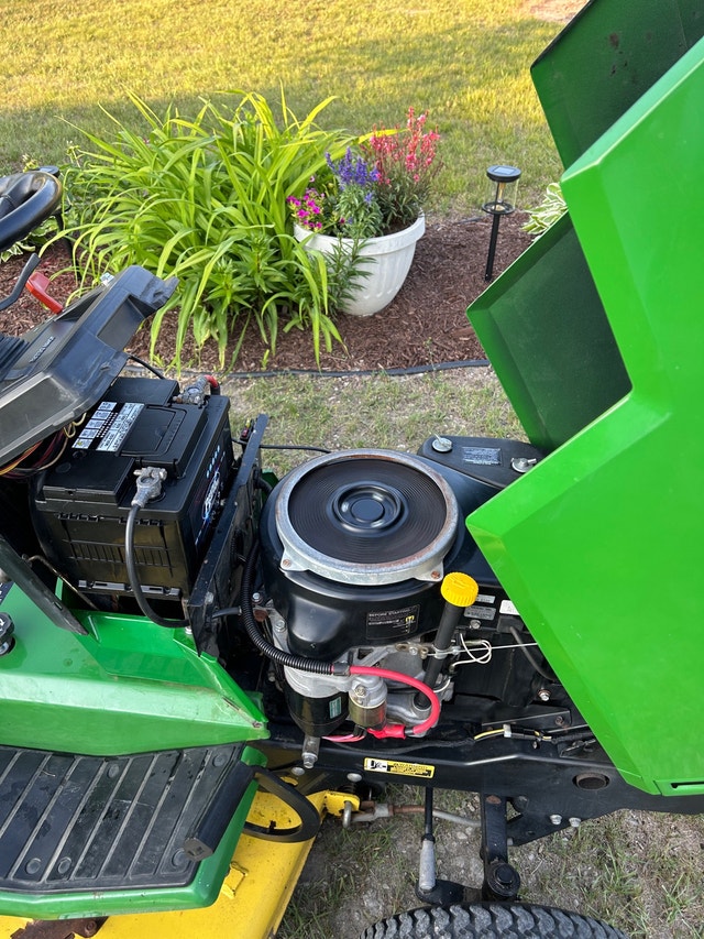 John Deere 265 Garden Tractor Lawnmowers & Leaf Blowers Winnipeg