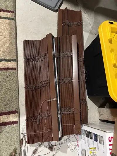 Unsure of size but very good quality Pick up on Saddlebrook NE