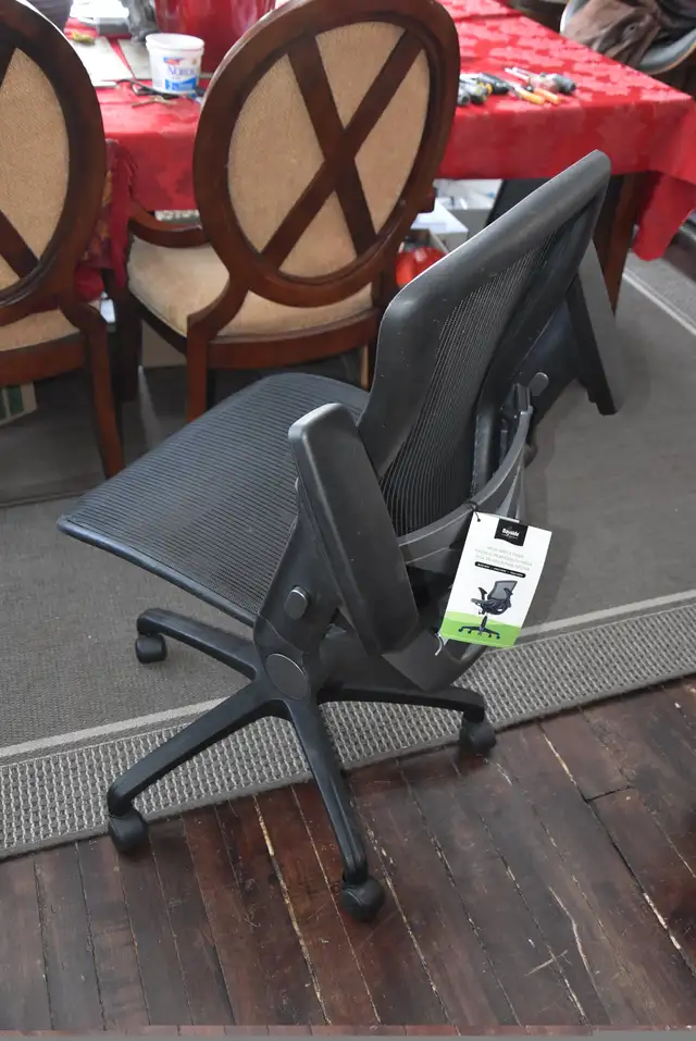 Gaming Chairs DPS 3D Insight in Chairs & Recliners in Stratford - Image 4