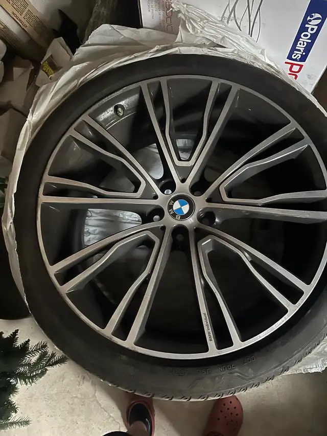 21 inch OEM Rims.  set of 4 with tires. . X3/X4 BMW in Tires & Rims in Hamilton - Image 3