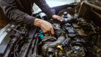 Experienced Professional Auto Mechanic Offering Services at Home