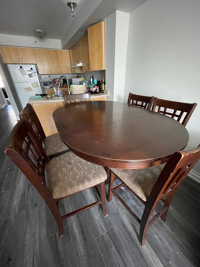 BREAKFAST DINING TABLE & 6 CHAIRS in Dining Tables & Sets in Mississauga / Peel Region