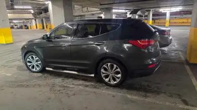 Hyundai Santa Fe 2013 Limited AWD 2.0T LOW MILEAGE Description : 2013 Hyundai Santa Fe Limited AWD,...