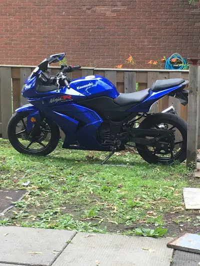This bike runs drives and stops like new. I replaced the battery lights brakes and fluids. Some scra...