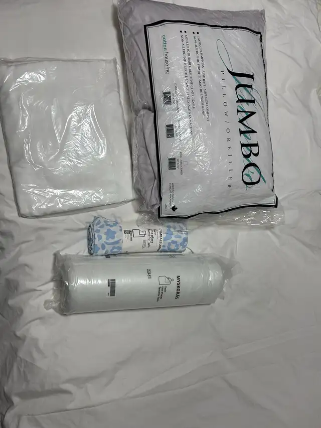 Twin Mattress Frame and Bedding 64639723766274121