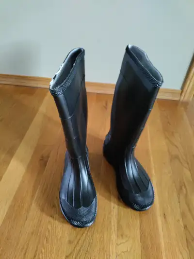 New Servus Protective Footwear for Working Person for sale., View more