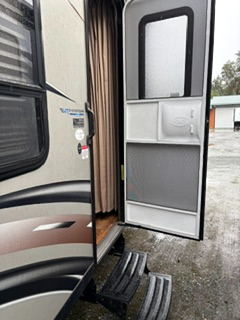 2014 Passport 2400BH – Grand Touring Trim – Fully Upgraded in Travel Trailers & Campers in Nanaimo - Image 3