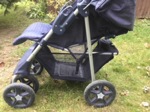Baby stroller in Strollers, Carriers & Car Seats in Ottawa - Image 2