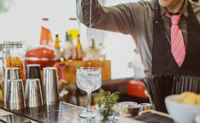 Bartender for Hire472308238118430720