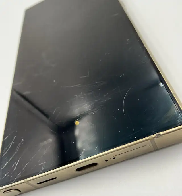 Samsung Galaxy S24 Ultra-256GB-W/ Charger in Cell Phones in North Bay - Image 8