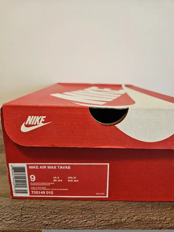 Nike Air Max Tavas Black (BNIB Men's Sz. 9) in Men's Shoes in Kitchener / Waterloo - Image 9
