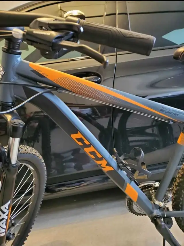 Mountain Bike Bicycle CCM 29er Hardtrail  21 Speed Vaxa in Mountain in Markham / York Region - Image 5