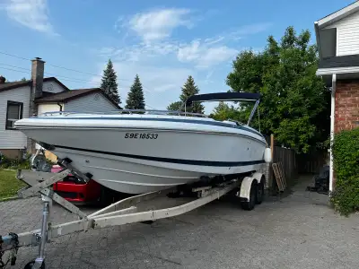 1997 Cobalt 23LS Luxury Boat Bowrider, has a 454 Big Block V8. New Gimble Bearings and full service...