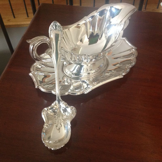ANTIQUE CREAM/SAUCE LADDLE SILVER PLATE(PORT DOVER) in Arts & Collectibles in St. Catharines - Image 2