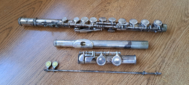 Vintage Suzuki Musique flute in Woodwind in Calgary - Image 2