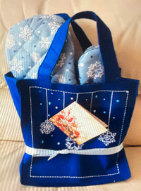 Kitchen mitts with gift bag/ Gants de cuisine avec sac cadeau