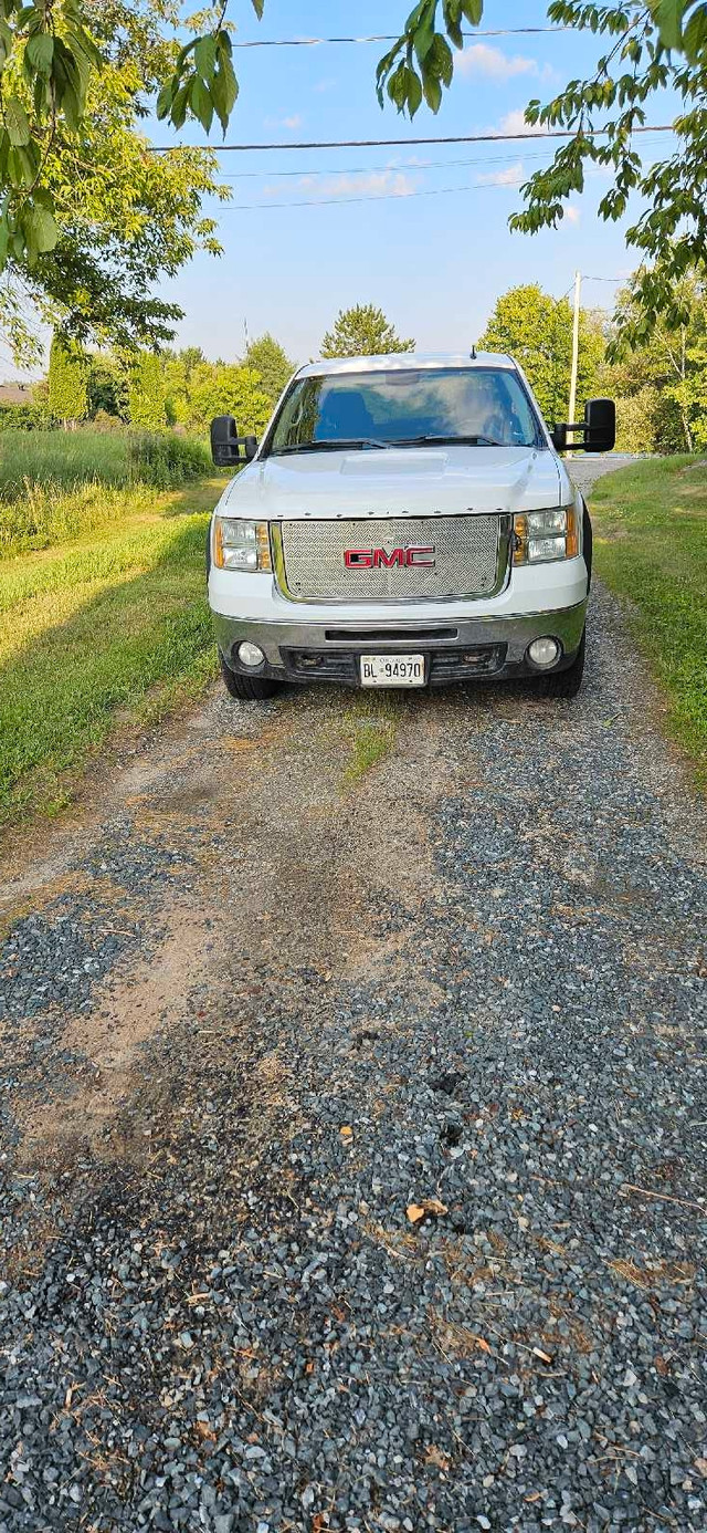 2009 GMC Sierra 2500 hd in Cars & Trucks in Kenora