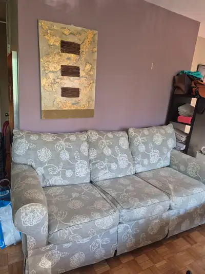Mix household stuff .sofa ,beautiful chair Lamp.and more 514-885-2137 laval. Sofa 400$ , lamps payed...