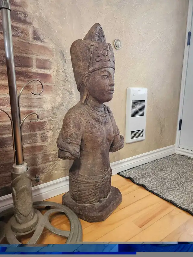 Statut en çiment  in Outdoor Décor in Granby - Image 4