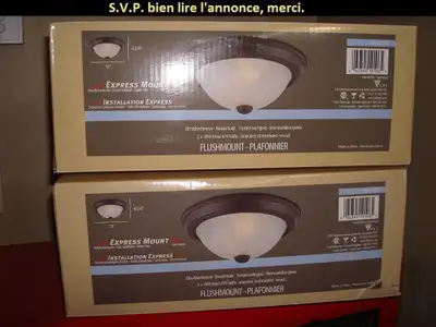 2 plafonniers neufs, 20$., View more