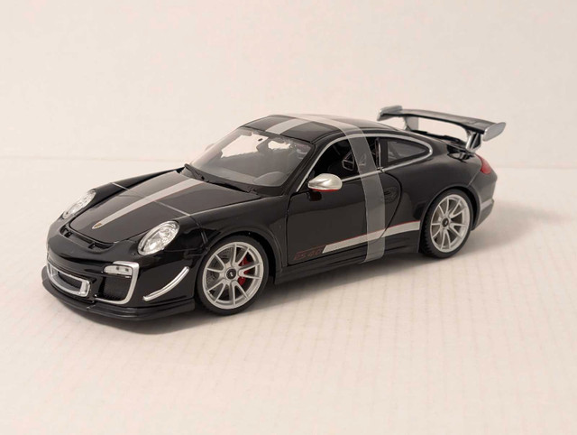 MAISTO 1/18 PORSCHE 911 997 GT3 RS 4.0 // autoart gt spirit in Arts & Collectibles in Oakville / Halton Region