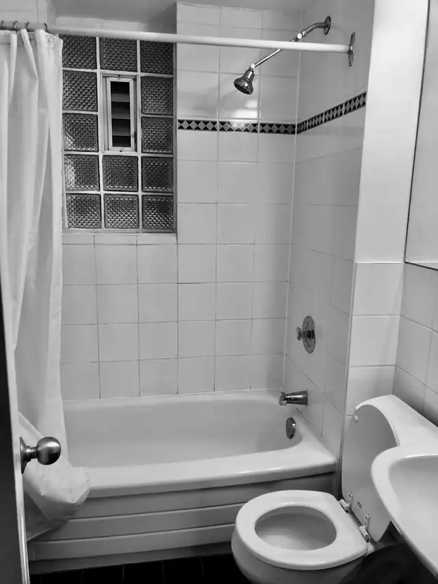 Room for rent in Room Rentals & Roommates in City of Toronto - Image 5