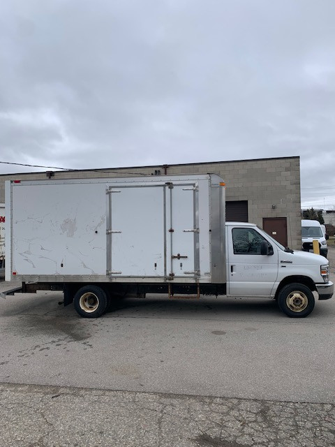 2016 Ford E-450 - 16Ft l Box - Ramp - 6.2L V8 Gasoline Safetied in Cars & Trucks in Cambridge - Image 2