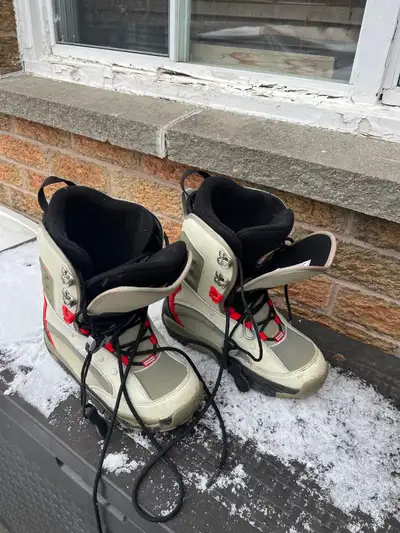 Snowboard boots Size   US7 , View more