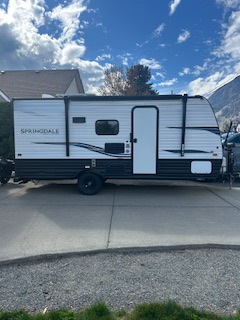 DRY WEIGHT only 3300LB's. Bought new from travelland RV West Kelowna in 2023. Just had a Travelland...