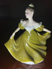 Royal Doulton. Lynne HN2329