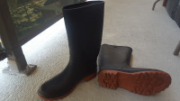 LIKE NEW women tall rain boots sz 9 (reg $40)