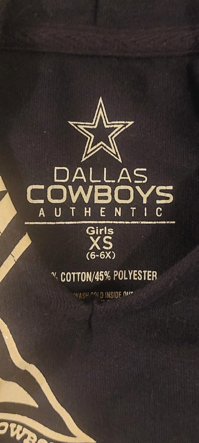Girls 6X authentic Dallas Cowboys hoodieMint$10 in Kids & Youth in Calgary - Image 3