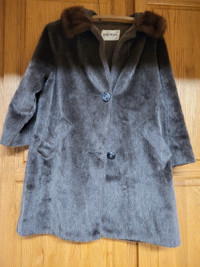 Ladies Size8 winter fur coat