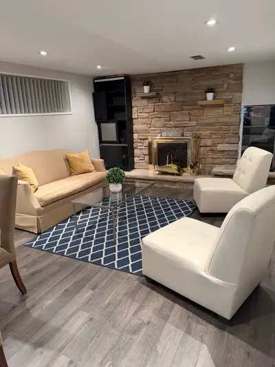 Beautiful 2 Bedroom Furnished walk out in the house at yonge/shappard short term lease maximum 3 peo...