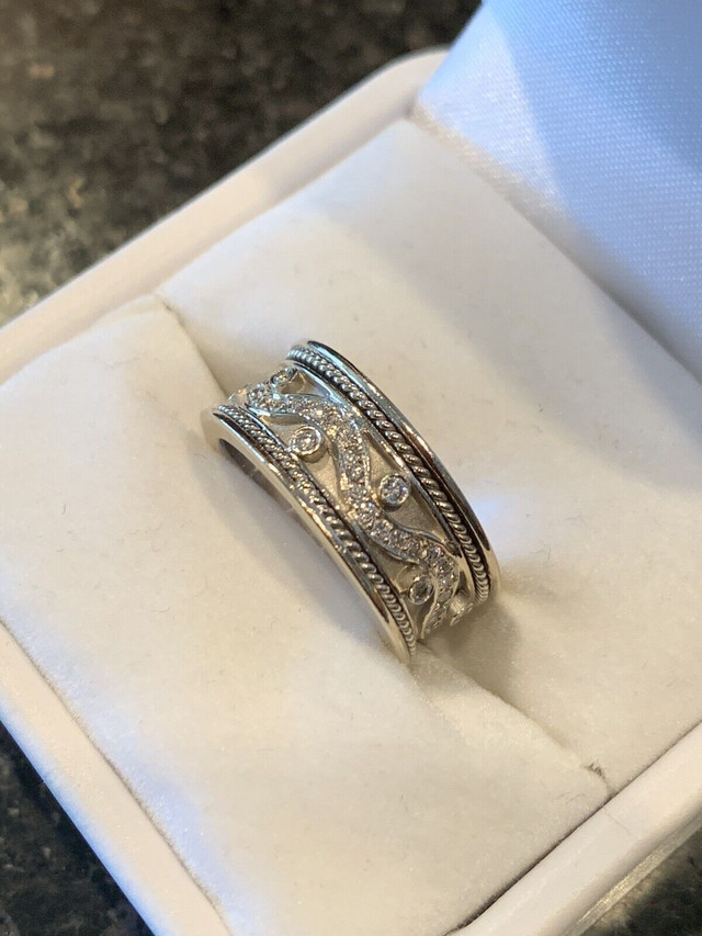 Wong Ken Women’s white gold & Diamond ring   in Jewellery & Watches in Calgary
