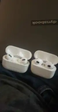 2 paire appl air pods 
