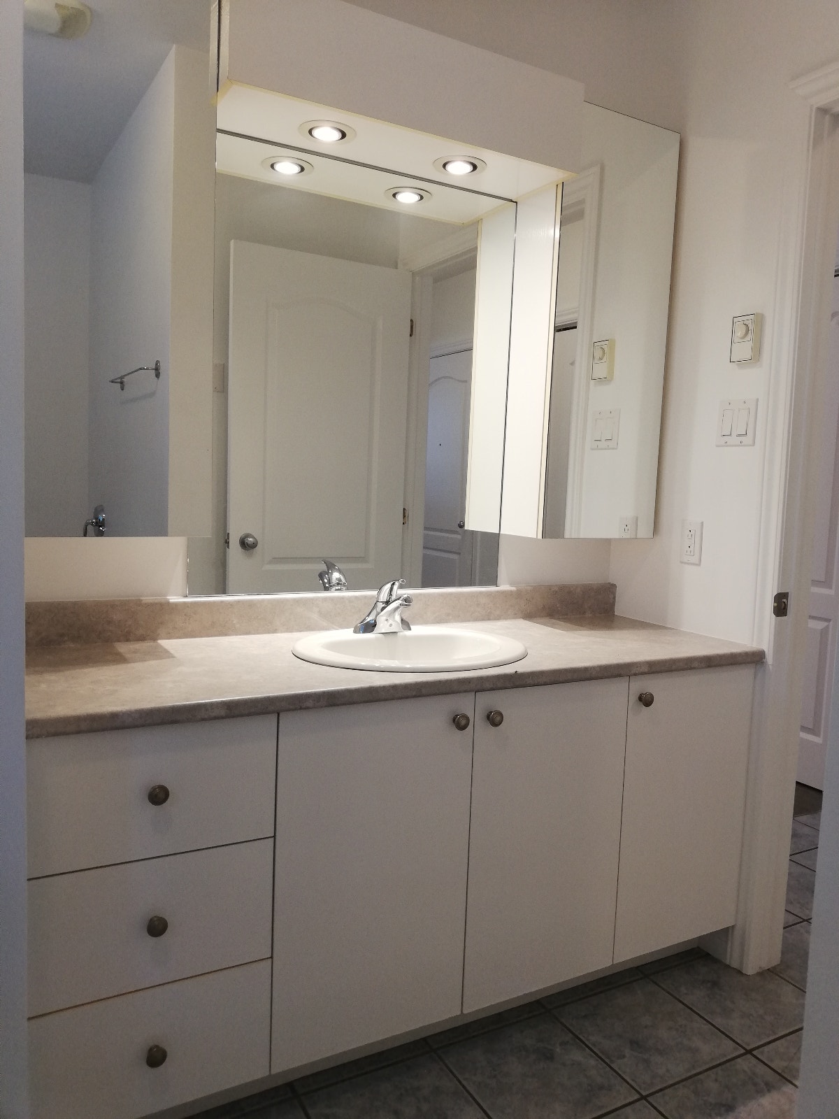 Logement, Appartement  3 1/2 Saint-Hyacinthe — photo 3
