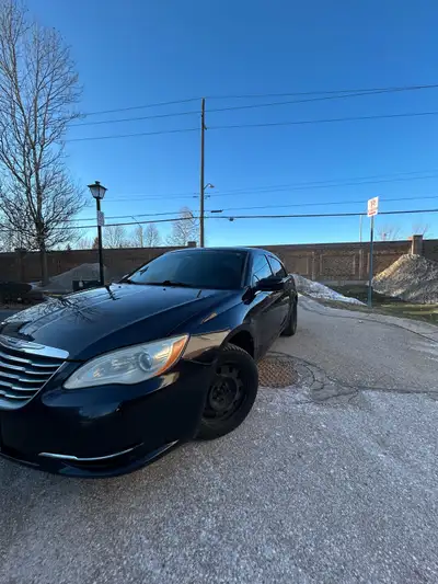 Selling my Chrysler 2012 200 lx In a good shape clean title Message me for more details and schedule...