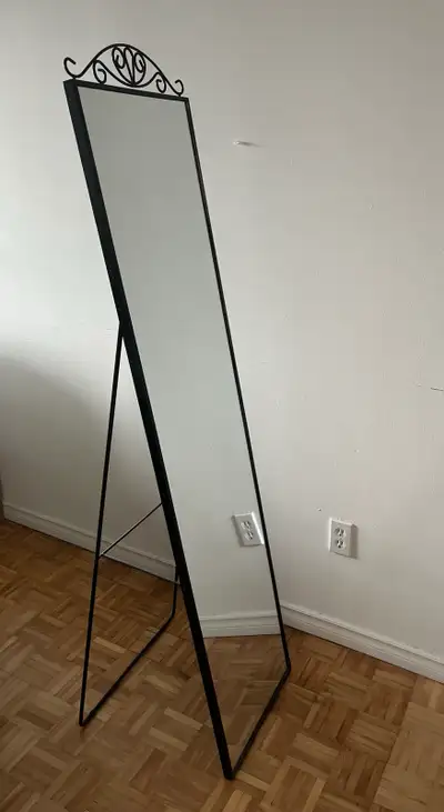 Mirror in perfect confition - MUST GO ASAP, View more